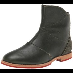 ‼️❤️ SALE ❤️‼️ Ahnu Green Boots Booties NWT