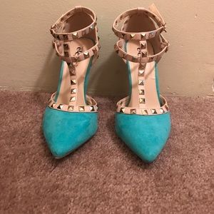 Teal pumps 👠