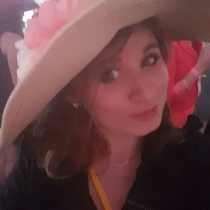 Meet your Posher, Talia