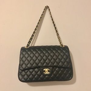 Jumbo Black Quilted Flap Chain Shoulderbag