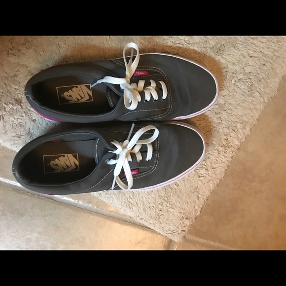 Vans Shoes - Vans size 9. EUC
