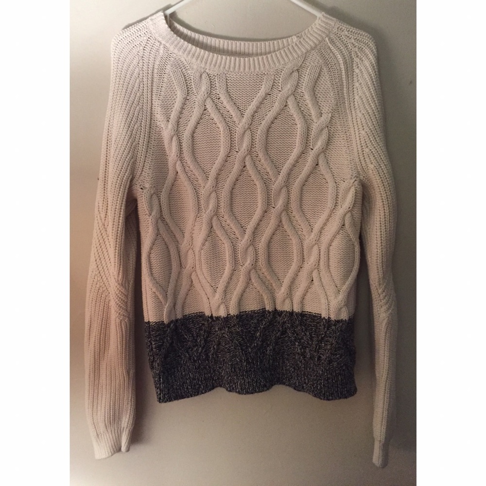 Gap cream and grey color block sweater