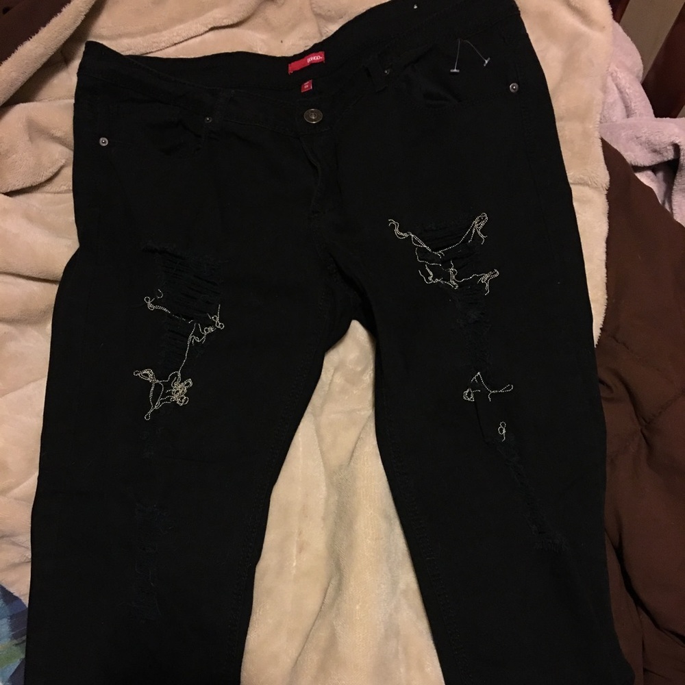 Never worn (no tags) bingo skinny jeans!