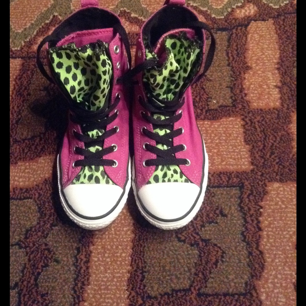 Converse sneakers 7-7.5