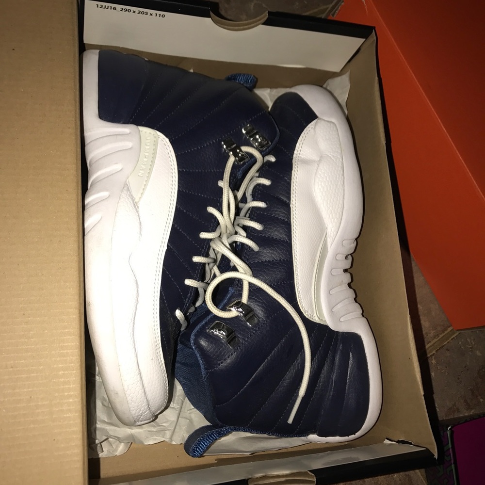 SIZE 5y Jordan retro 12 obsidian