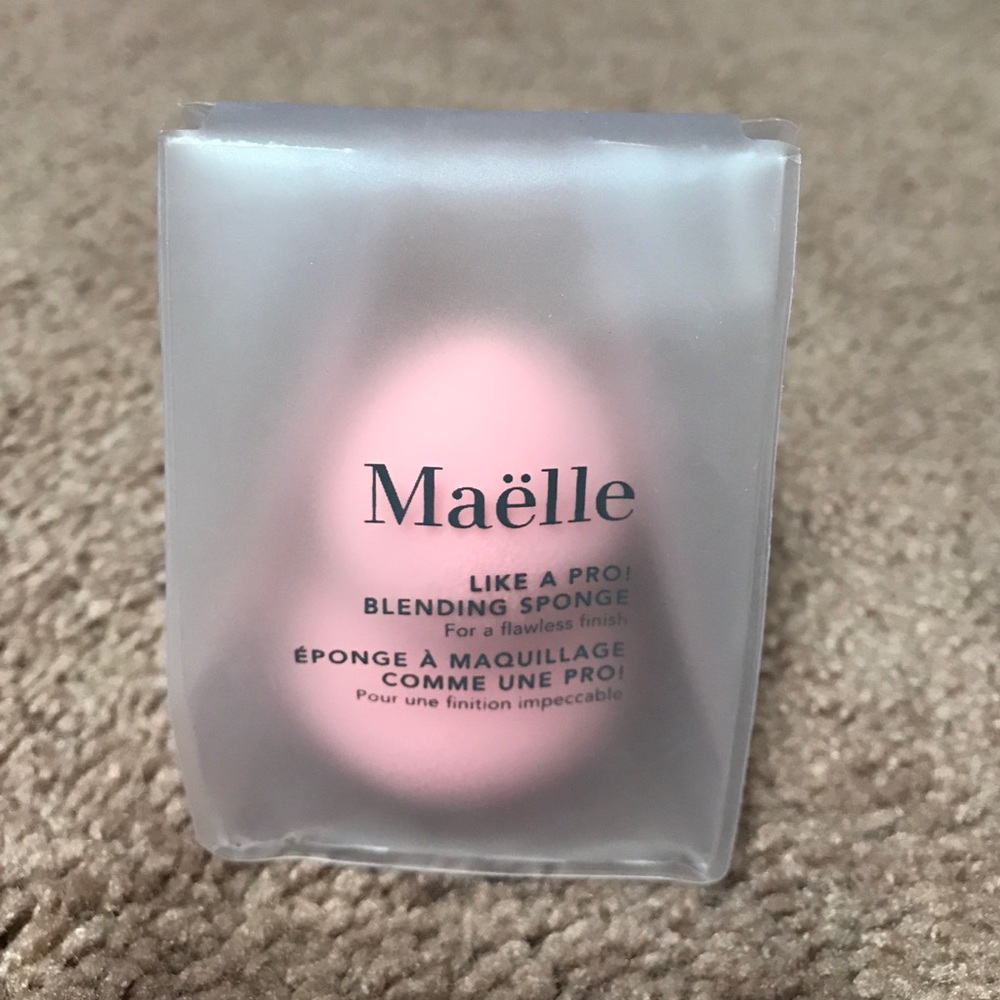 NEW Maëlle Like a Pro Blending Sponge
