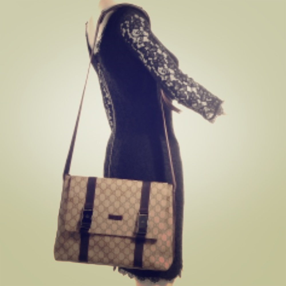 More pics - Gucci Messenger bag