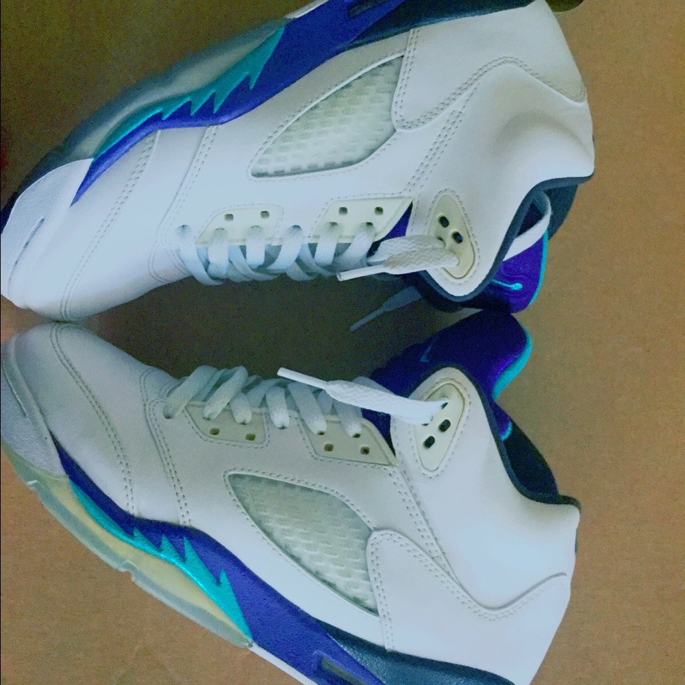 Air Jordan 5 "Grapes"