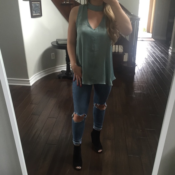 LAST//Spring Sage Silky Choker Top - Picture 3 of 5