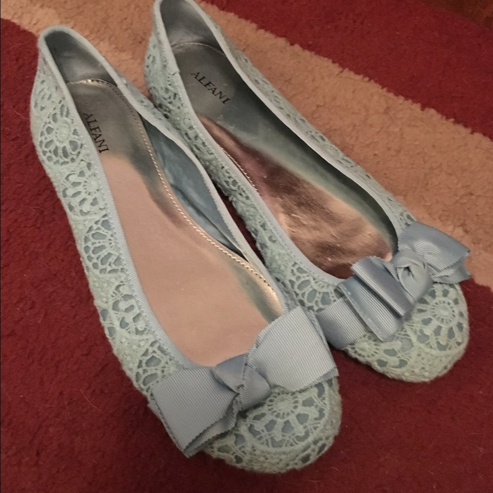 Brand new lace flats