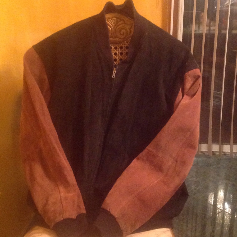 DONATED  MENS SUEDE JACKET