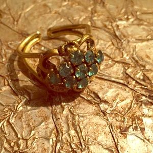 Cute Ring with Teal Stones!