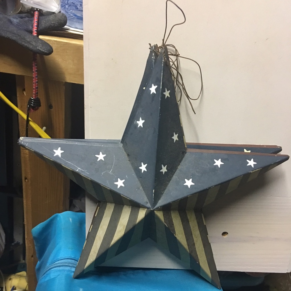 4 Tin American flag pattern stars