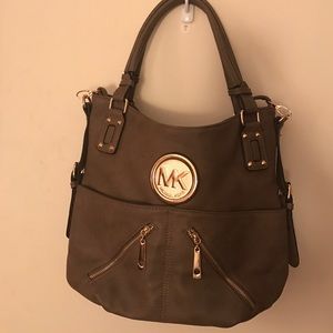 Non authentic Michael Kors