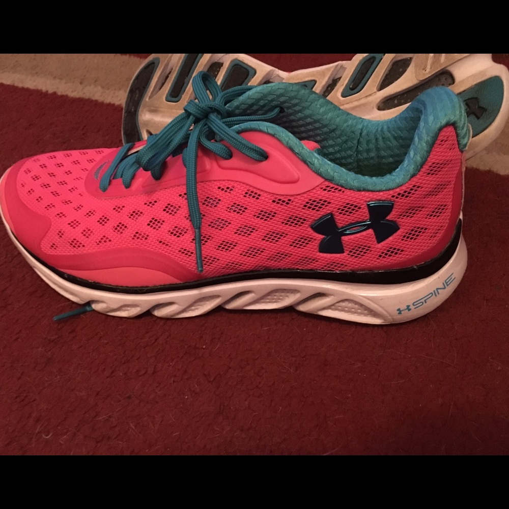 Under Armour tennis shoes