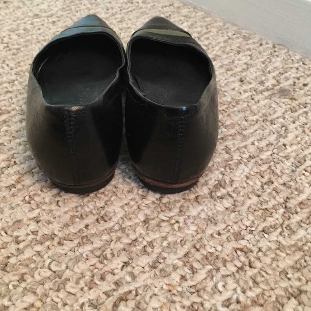 Twenty Two black flats - Picture 2 of 4