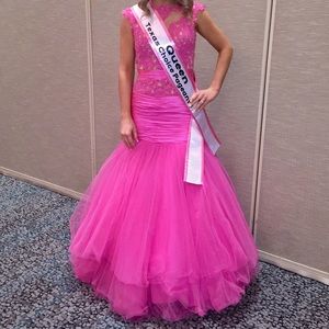 Gorgeous Sherri Hill prom or pageant dress