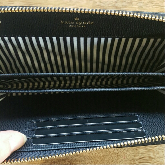 ❎❌SOLD❌❎ NWT Kate Spade Wristlet - Picture 5 of 7