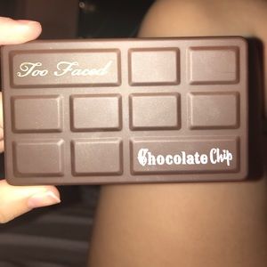 Matte chocolate chip pallet