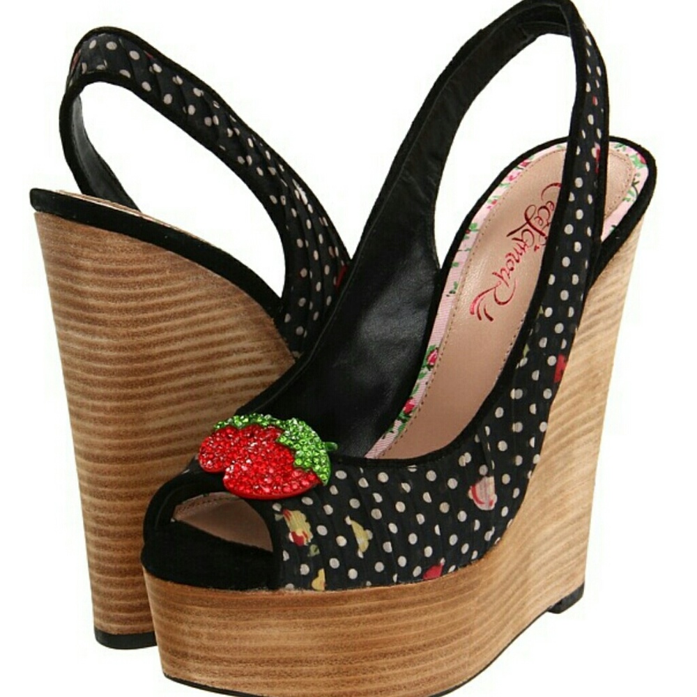 Black and White Polka Dot Strawberry Platforms