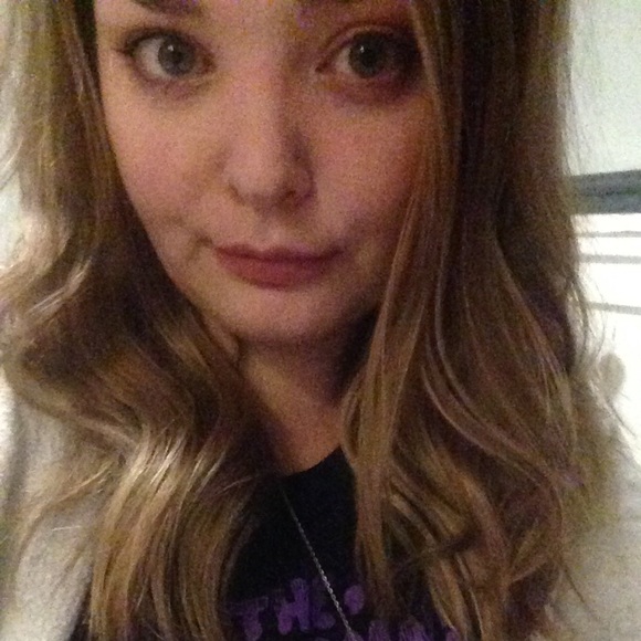 Meet your Posher, Katie - Picture 3 of 4