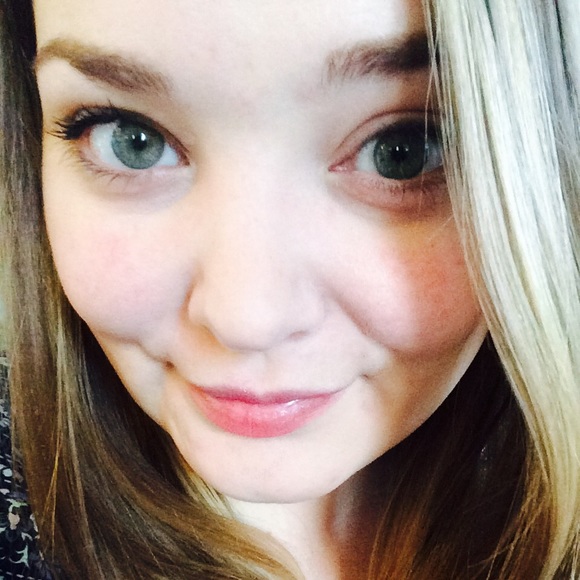 Meet your Posher, Katie - Picture 2 of 4