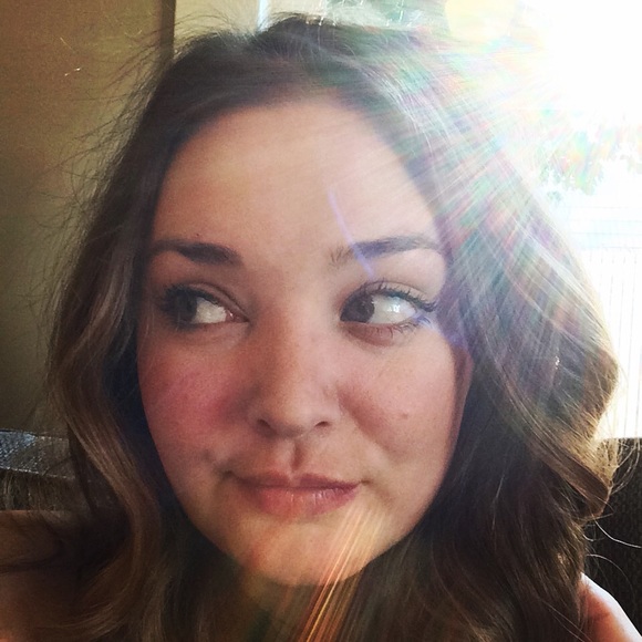 Meet your Posher, Katie - Picture 4 of 4