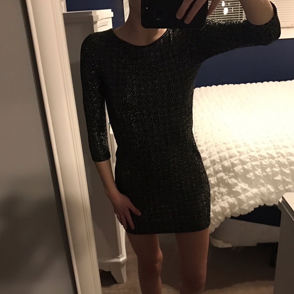 I am selling a dress!