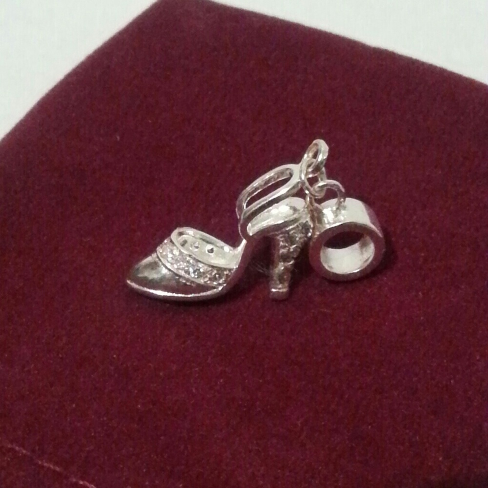 Sliver Stelleto Charm with Velvet pouch