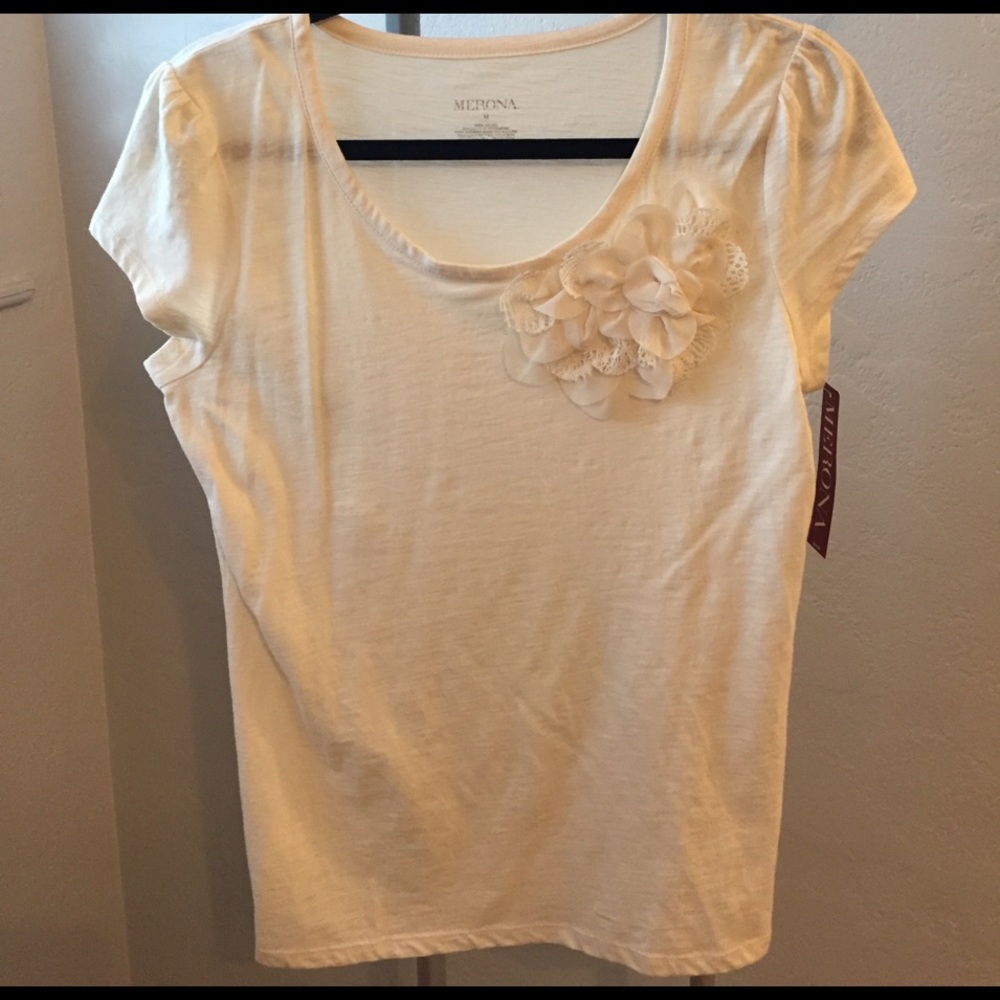 NWT Cream T Shirt with cute design