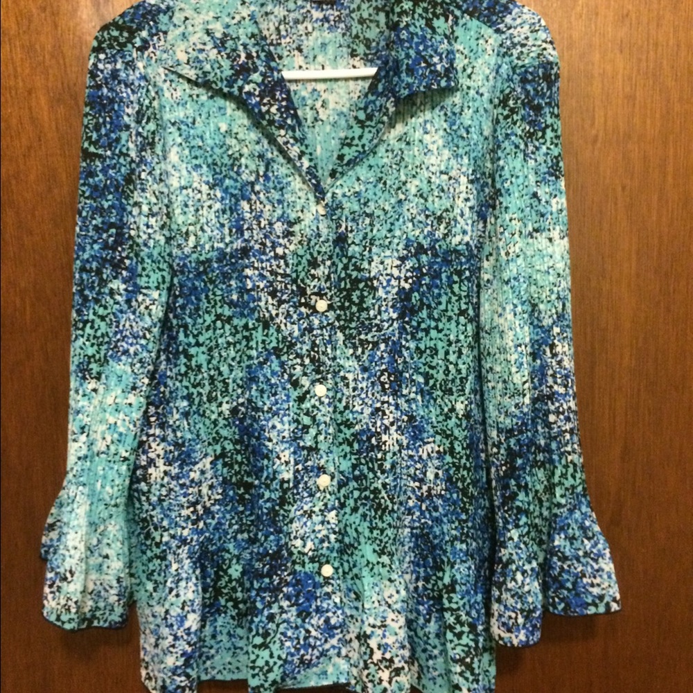 Pretty XL Top.  Must Bundle