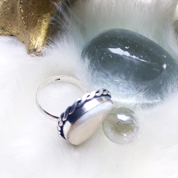 . {MOTHER OF PEARL} Teardrop + Sterling silver - Picture 6 of 8