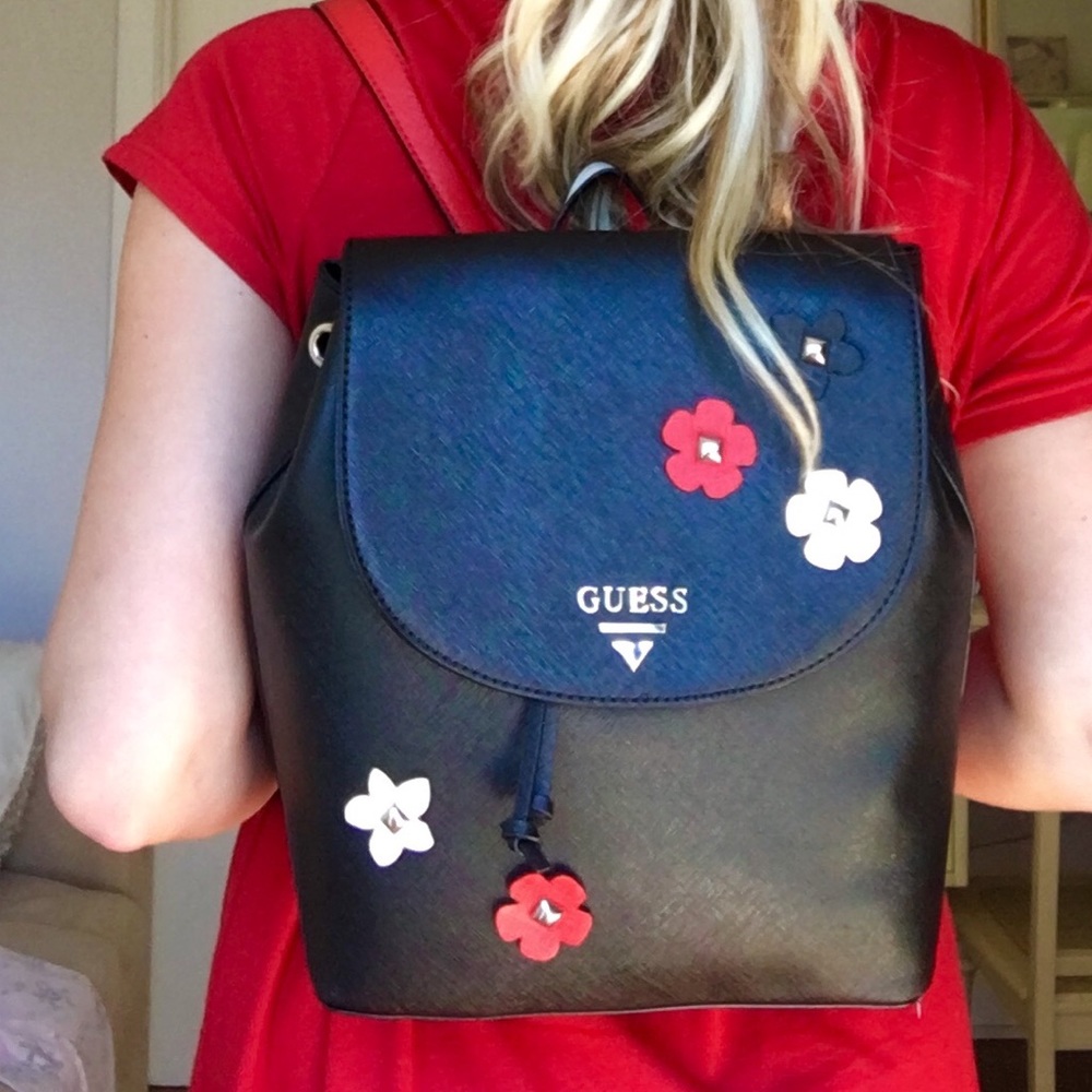 Sold 🎉Gorgeous flowers backpack Guess 😻 - Picture 2 of 4