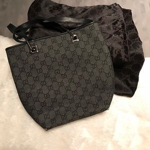 Gucci bucket bag