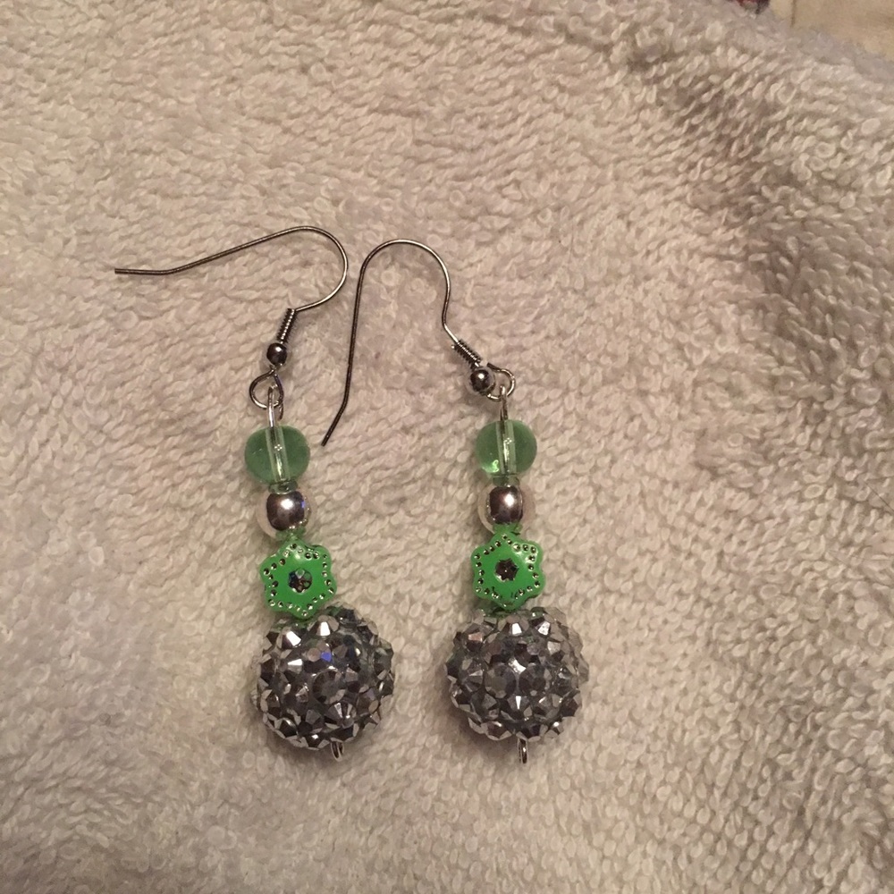 Gotta love green earrings NWT