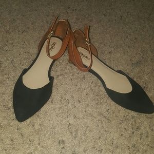 NWOT Mossimo Dorsay shoes Black and Tan Sz 8