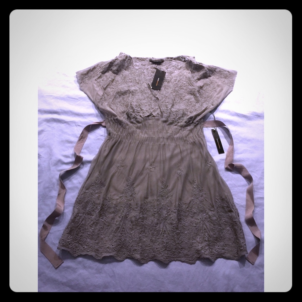BCBGMAXAZRIA grey lace dress