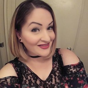 Meet your Posher, Deserie