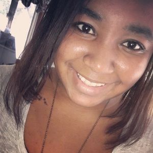 Meet your Posher, Jasmine