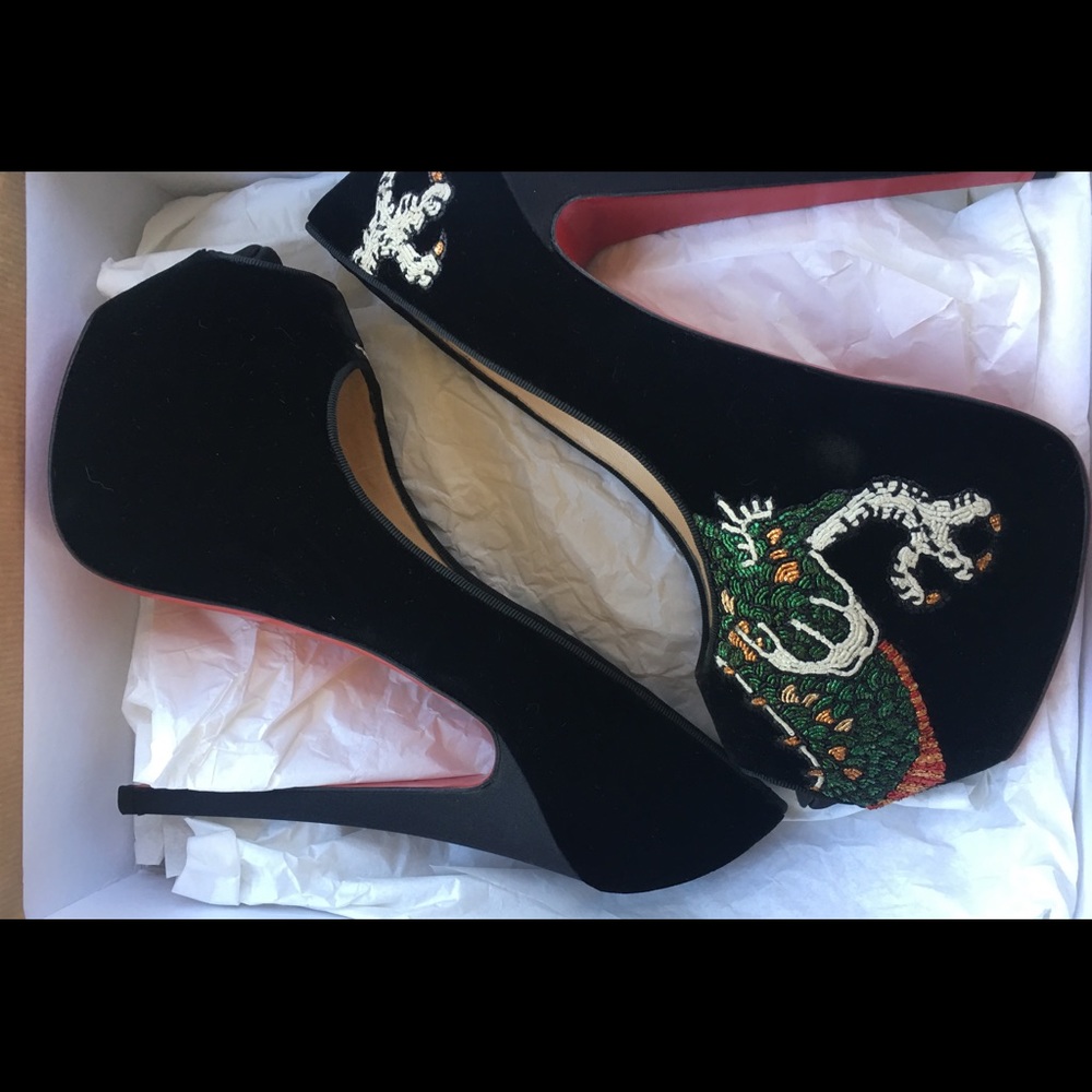 NEW!! LOUBOUTIN Velvet Dragon Platform Pumps 38