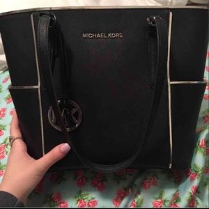 Michael kors purse