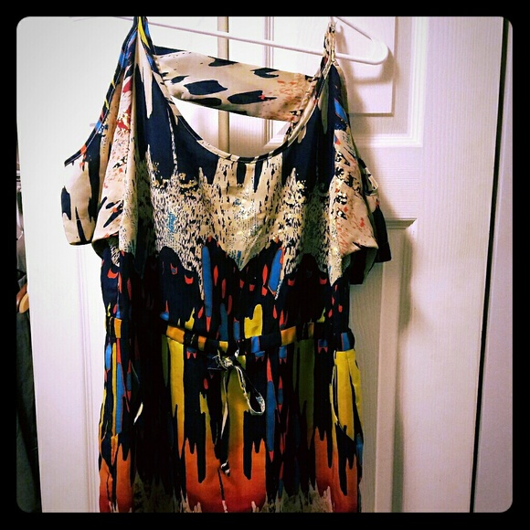 Flirty Cold Shoulder Dress - CATO - Picture 2 of 2