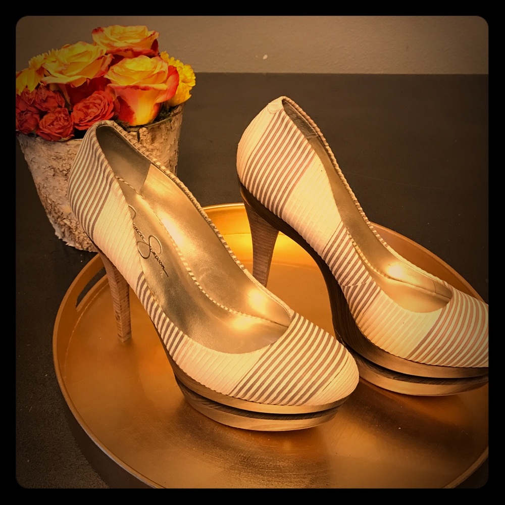 Jessica Simpson pumps tan and brown size 10