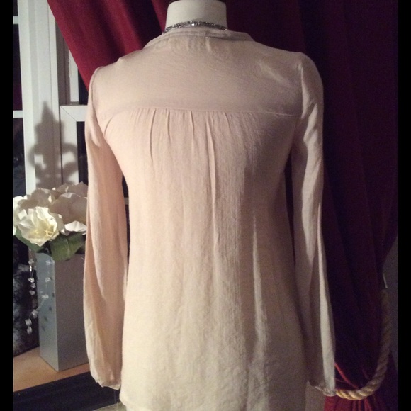 🌷🌷🌷Cute Cream Top w/Lace Overlay - Picture 7 of 8