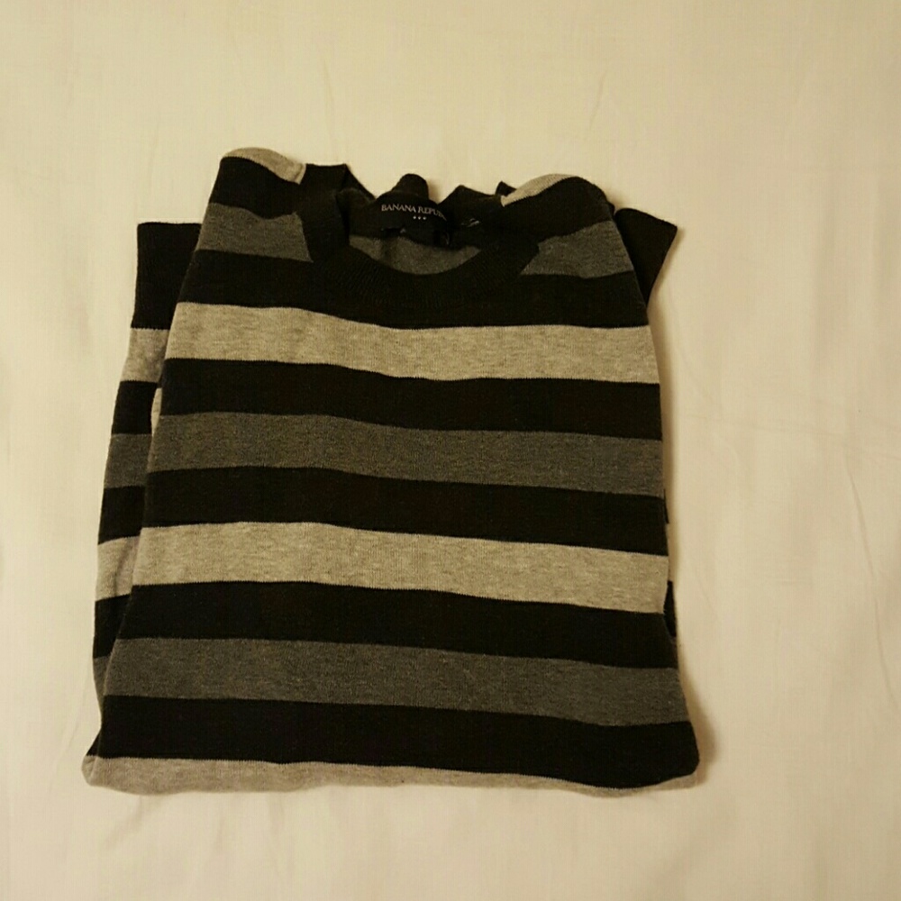 *REDUCED* $7 Men's Banana Republic Sweater (Large)