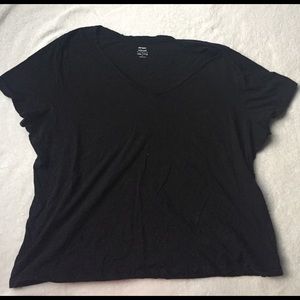 Old Navy Tops - XXL old navy relaxed black vneck tshirt Old Navy Tops - XXL old navy relaxed black vneck tshirt