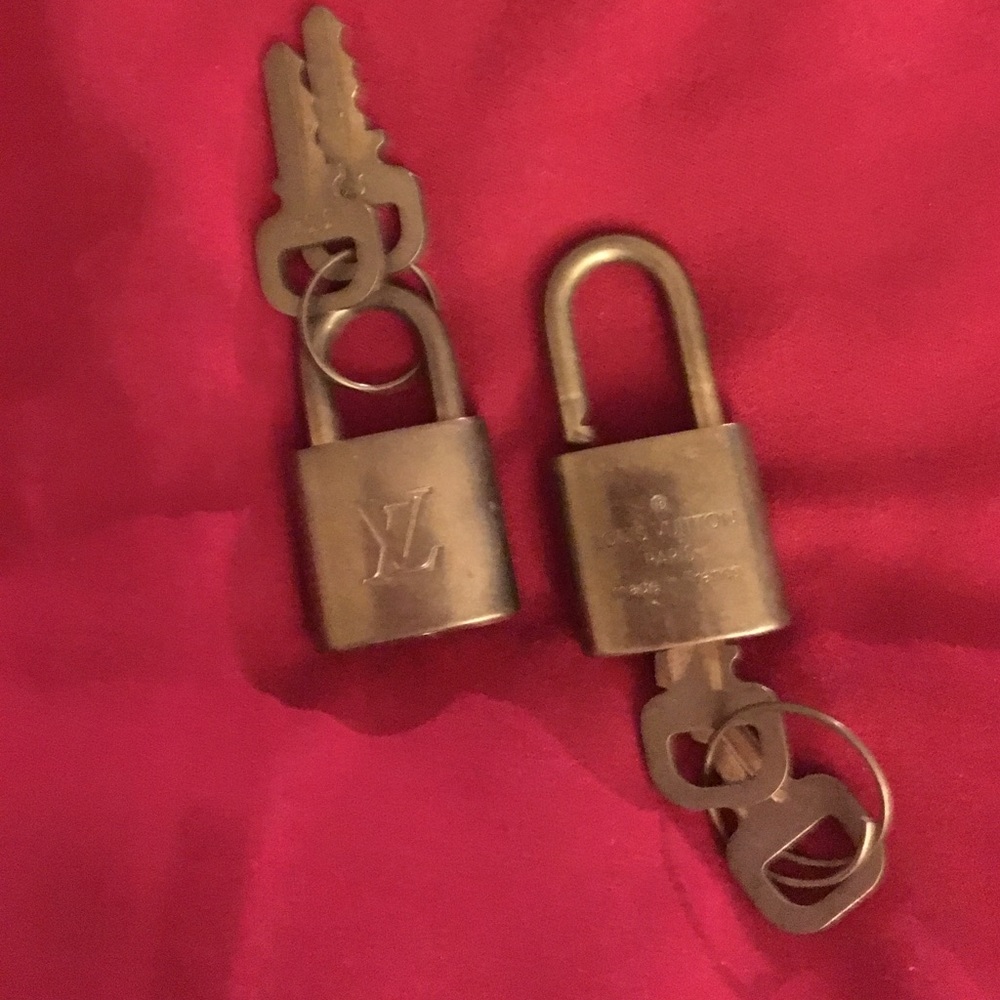 Authentic Louis Vuitton lock with keys 336 & 334