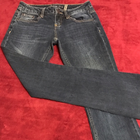 American Rag Jeans Size 1 Short Curvy Boot Cut Jeans EUC - Picture 2 of 4