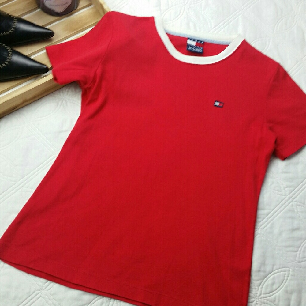 VINTAGE Tommy Hilfiger womens tee with logo