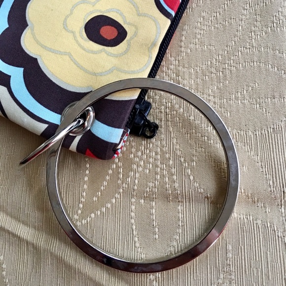 POSH Floral Decorated Wrislet Purse - Picture 4 of 4